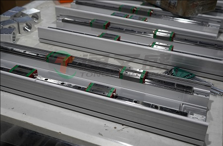 你为什么需要滚珠丝杆型直线模组?